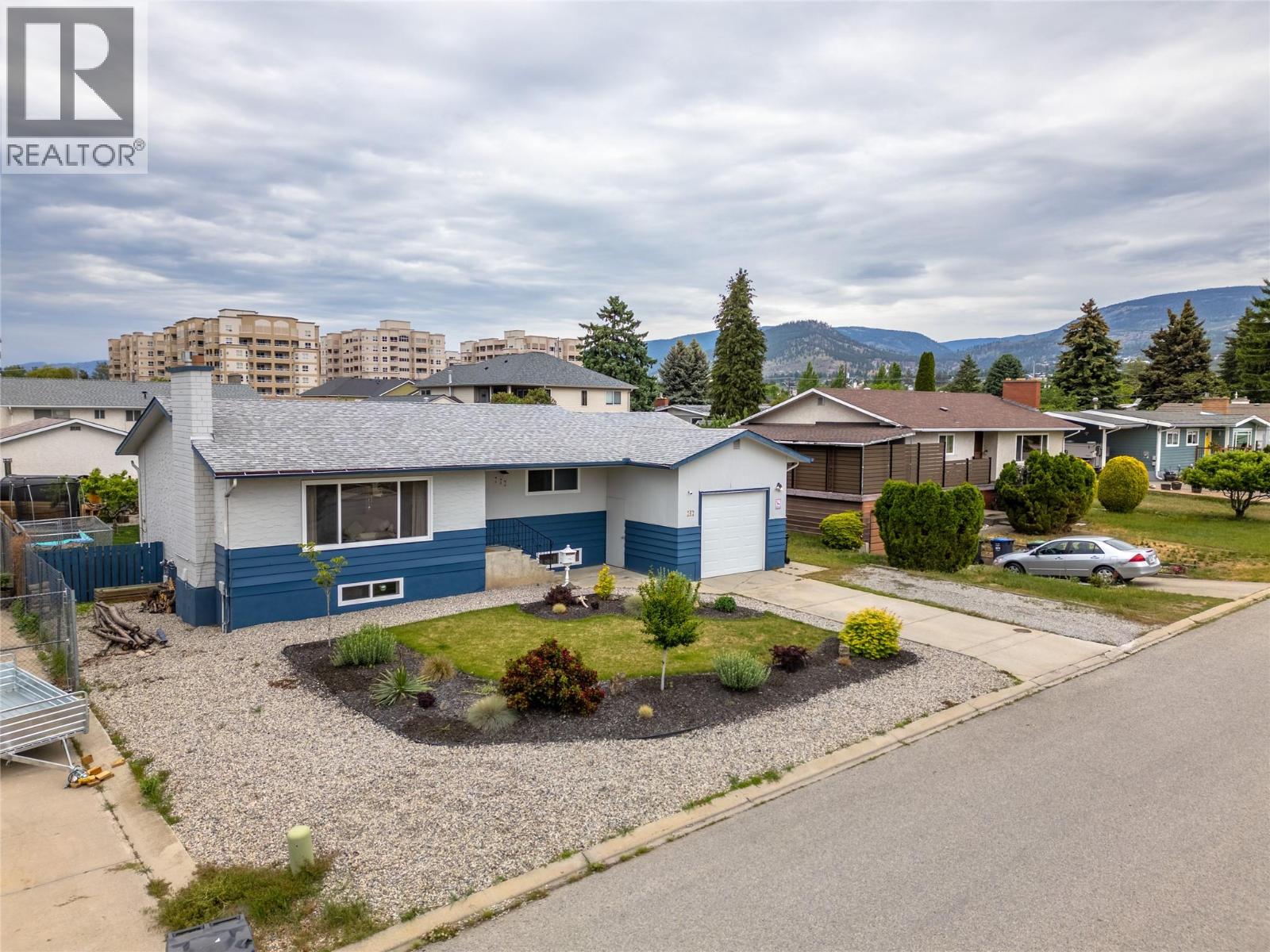 165 McCulloch Drive - 1