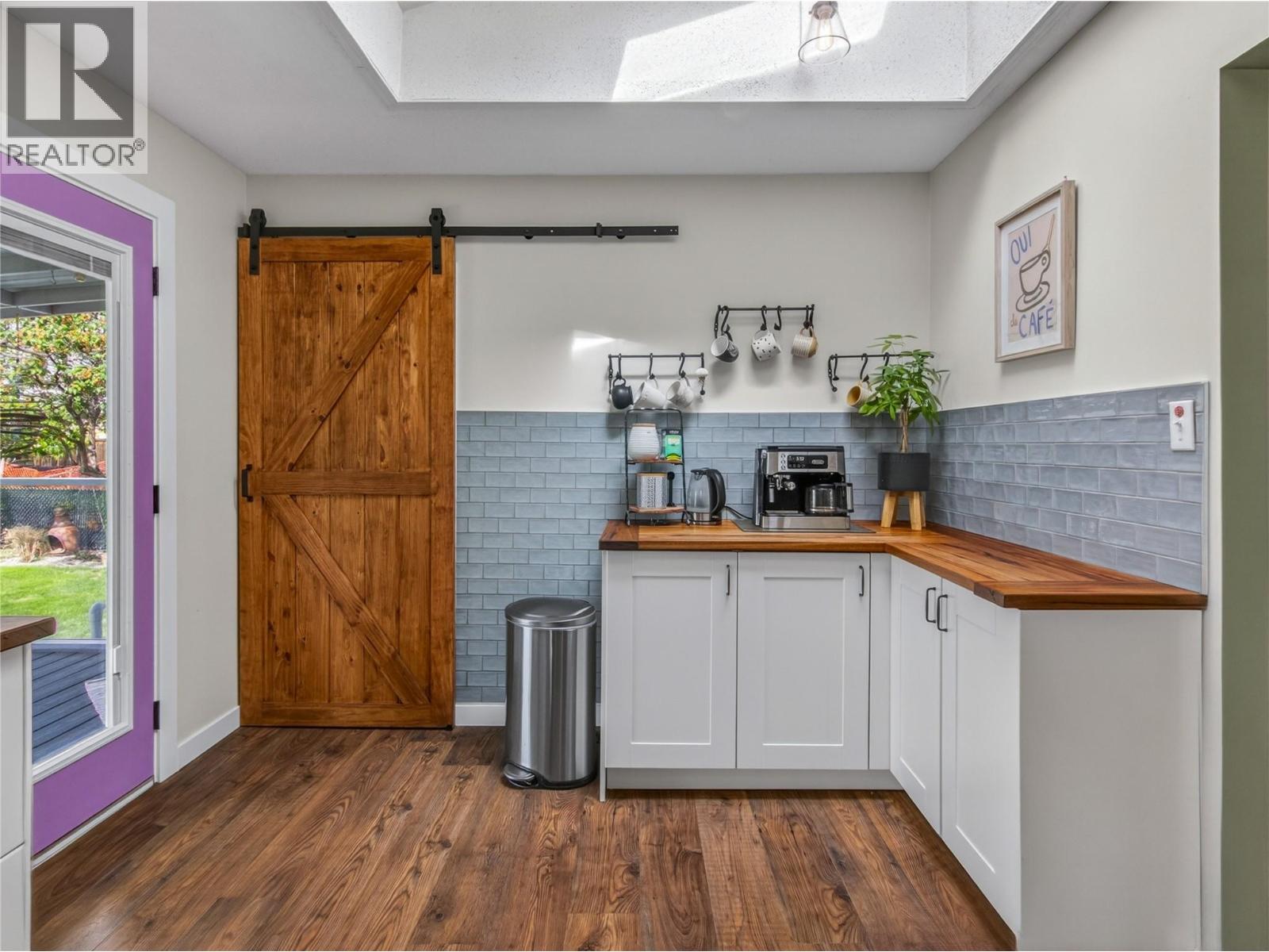 165 McCulloch Drive - 12
