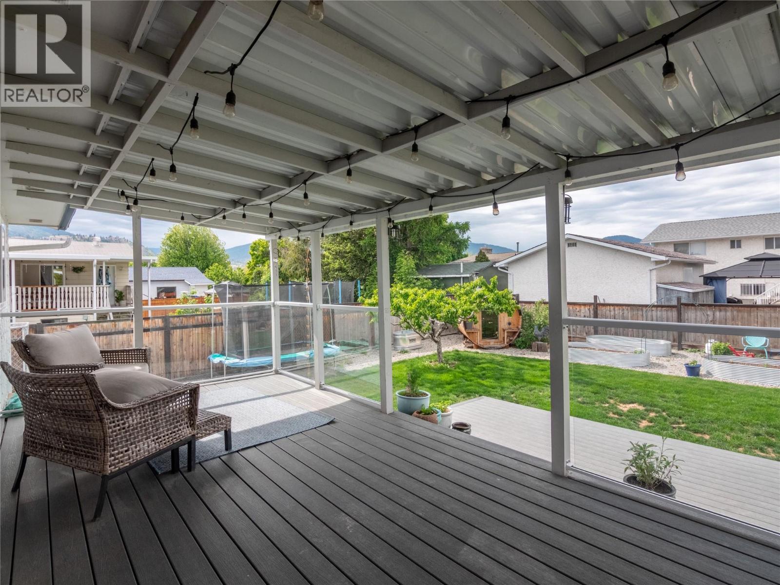 165 McCulloch Drive - 40
