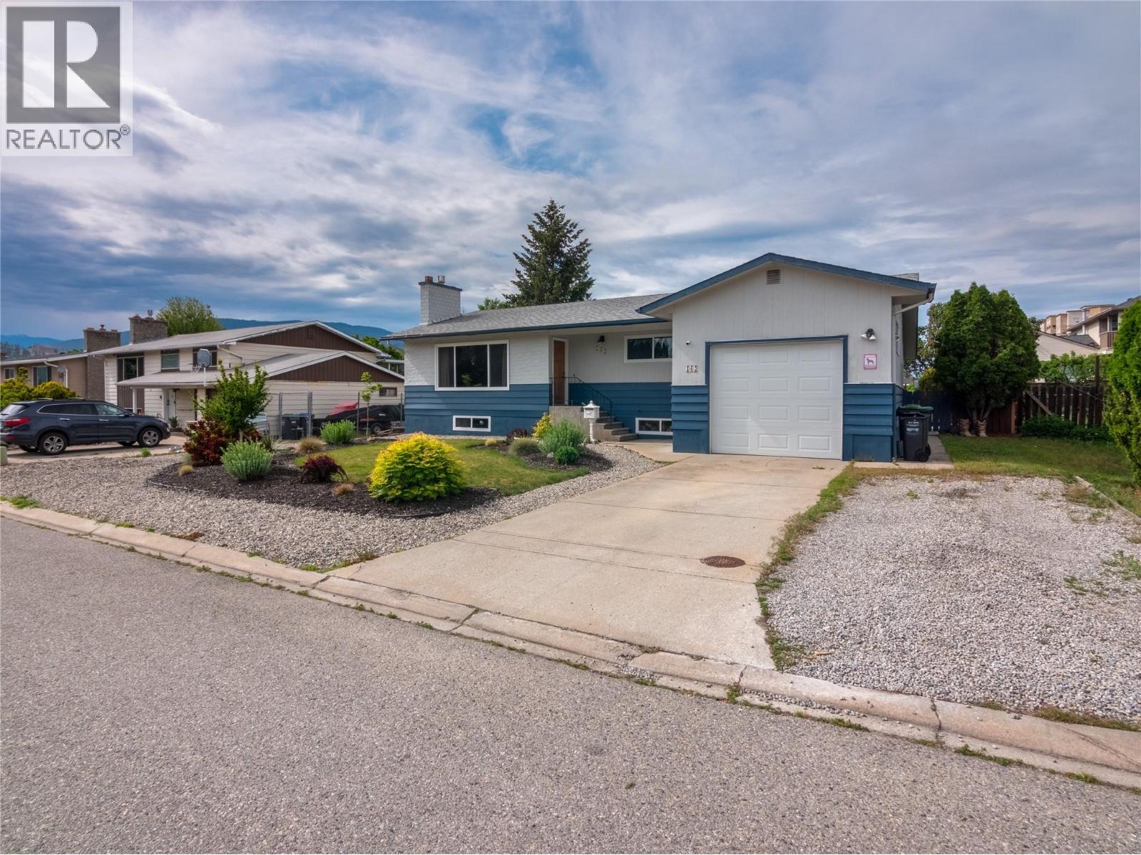 165 McCulloch Drive - 35
