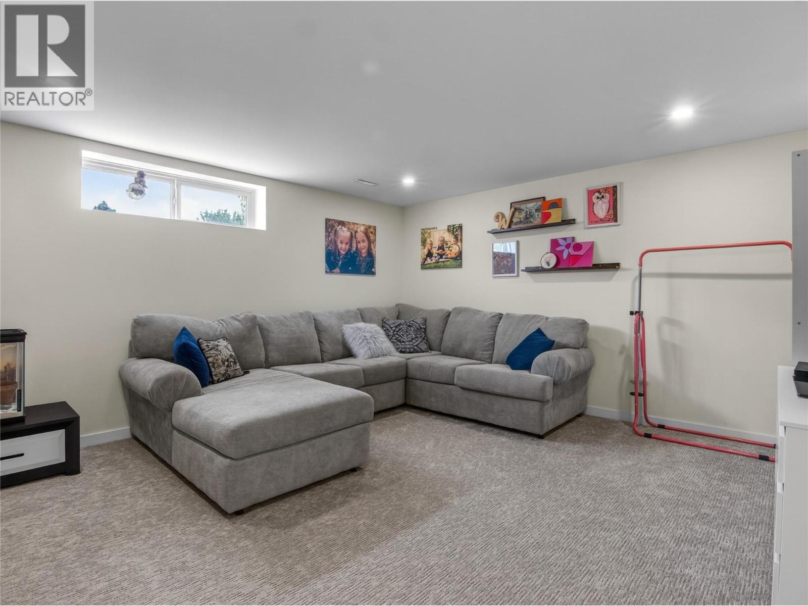 165 McCulloch Drive - 22