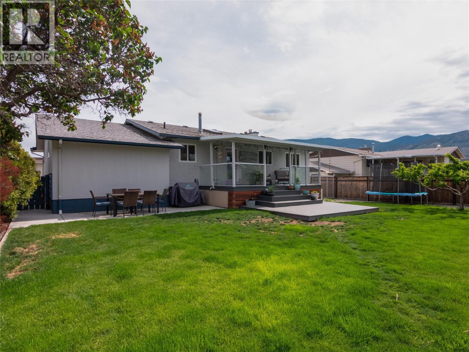 165 McCulloch Drive - 42