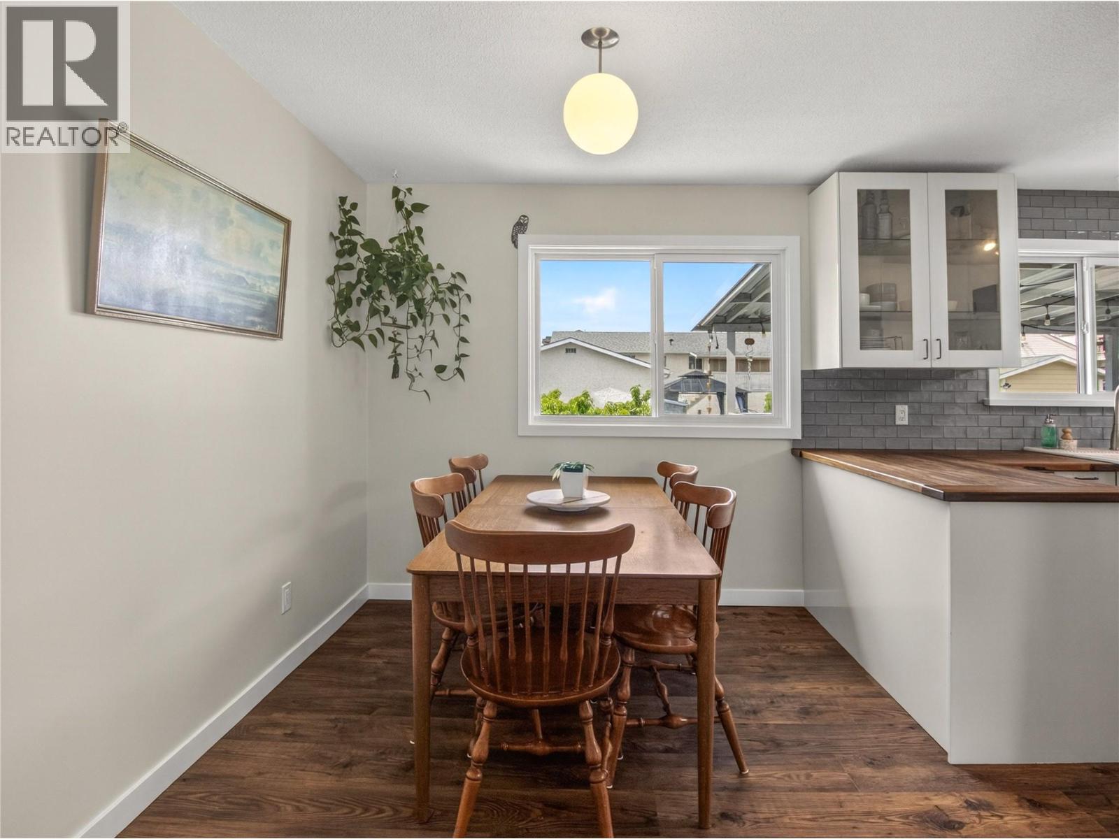 165 McCulloch Drive - 8