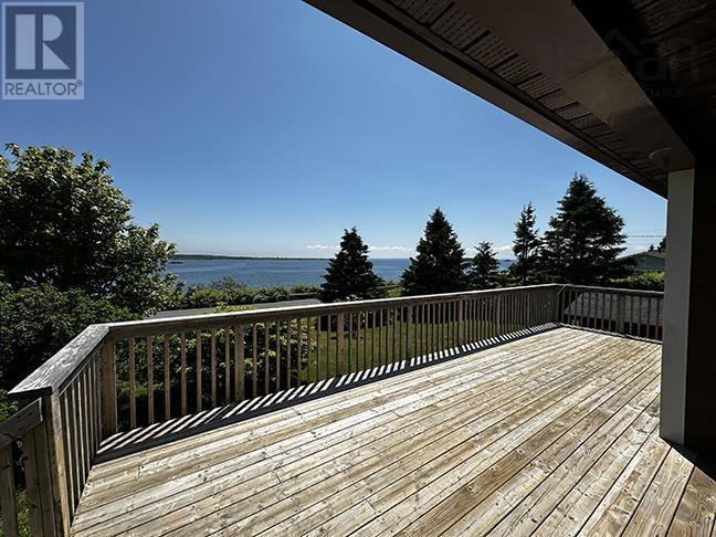 593 Veterans Memorial Drive - 8