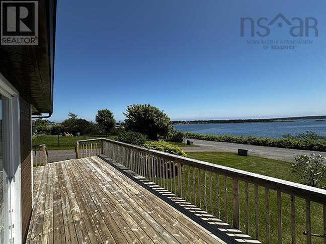 593 Veterans Memorial Drive - 7