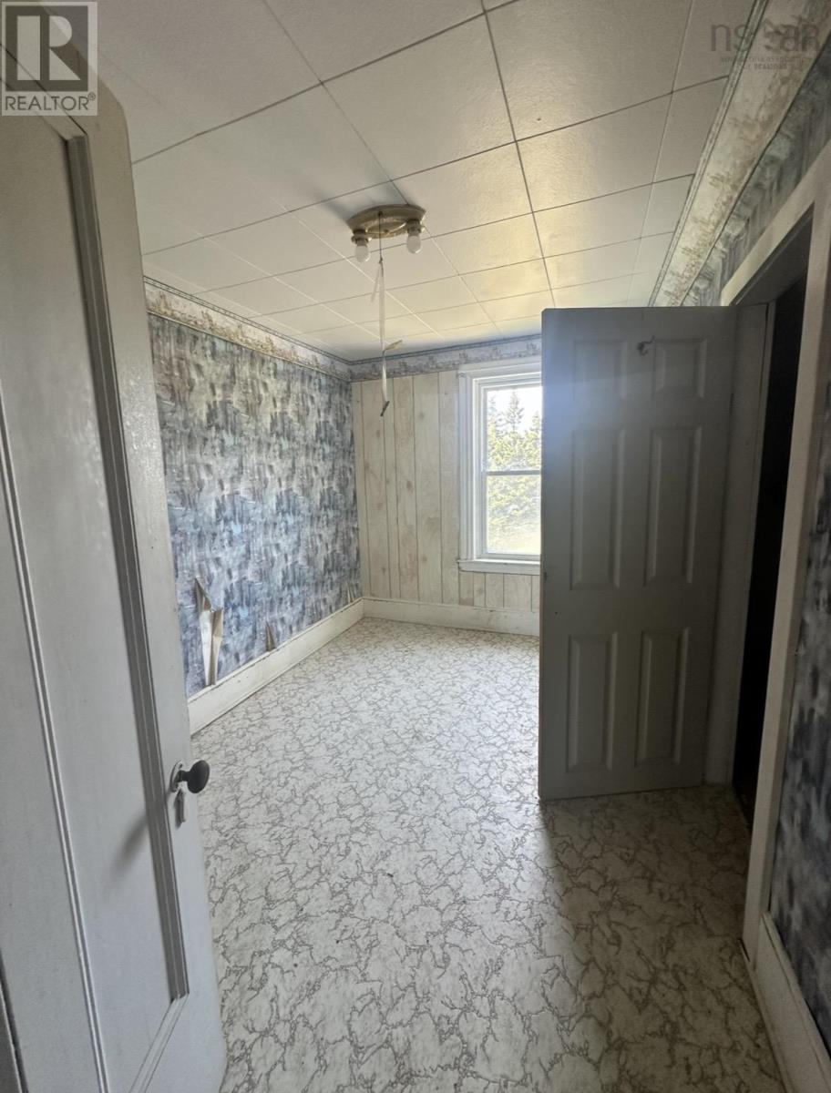 12736 316 Highway - 19