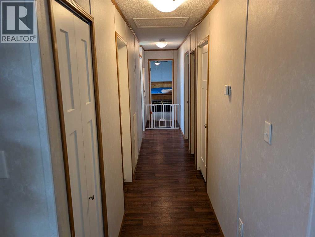 4915 1 Street - 13