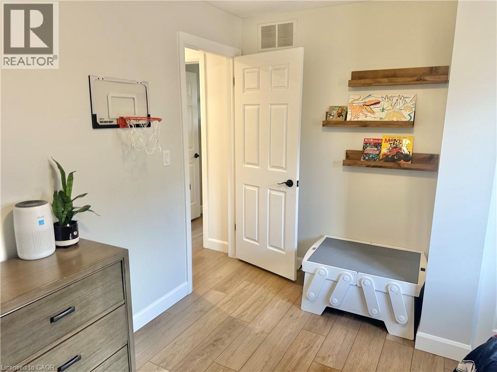 7 SPRUCE GROVE Court - 20