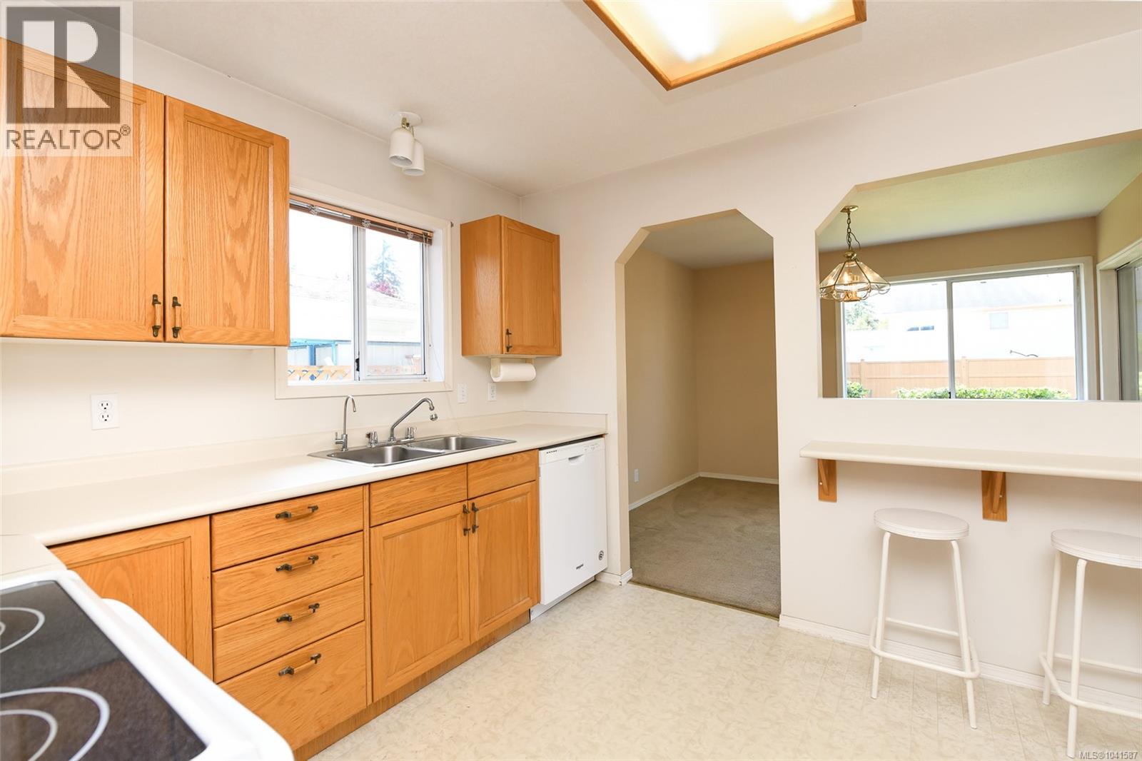 #A 2179 Urquhart Ave - 7