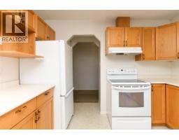 Kitchen - A 2179 Urquhart Ave, Courtenay, BC V9N7W3 Photo 8