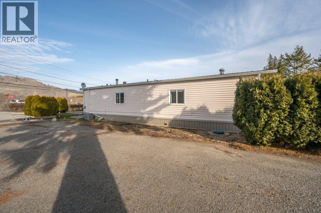 5617 Highway 97 - 45