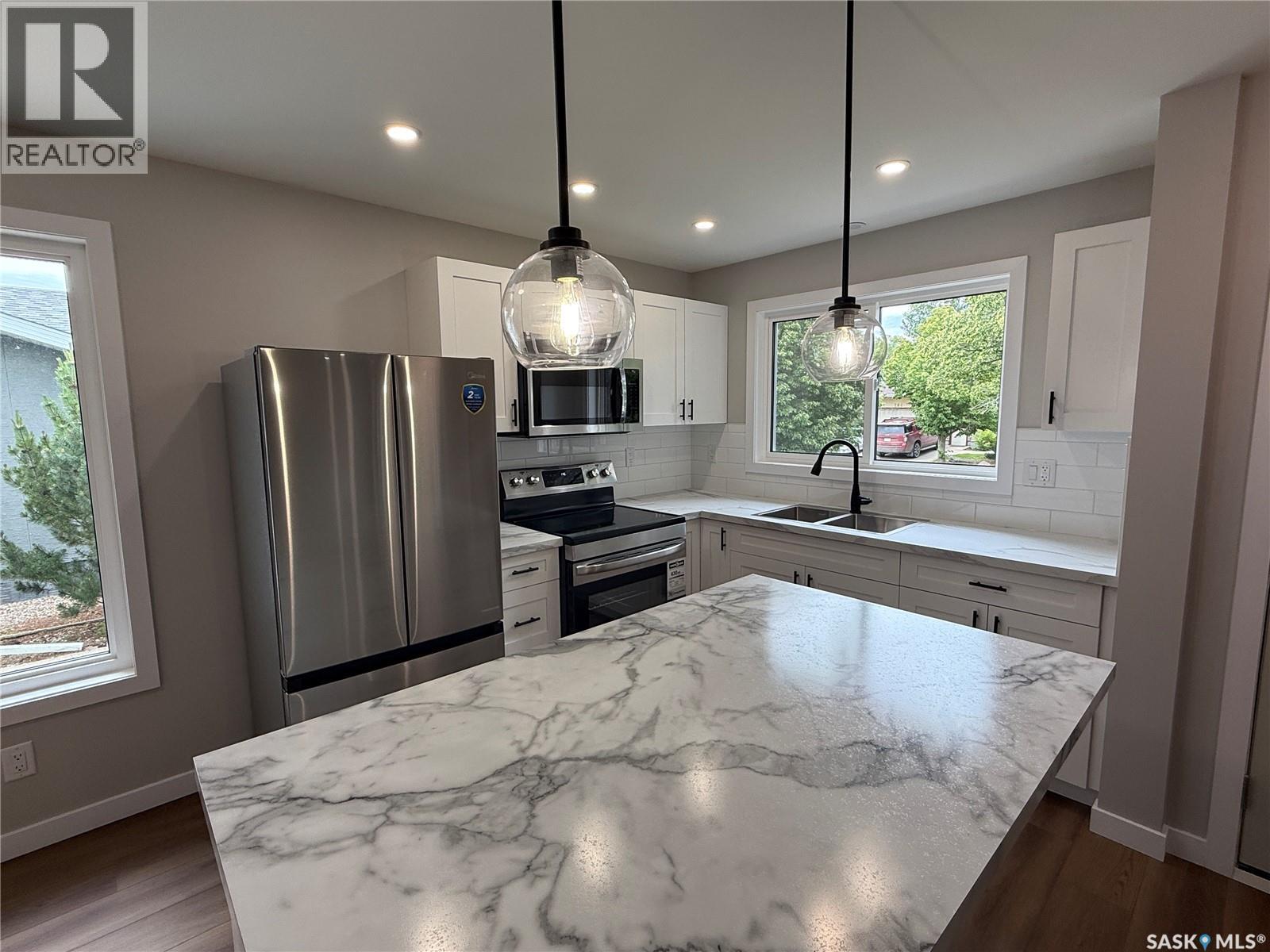 261 Bean CRESCENT - 2