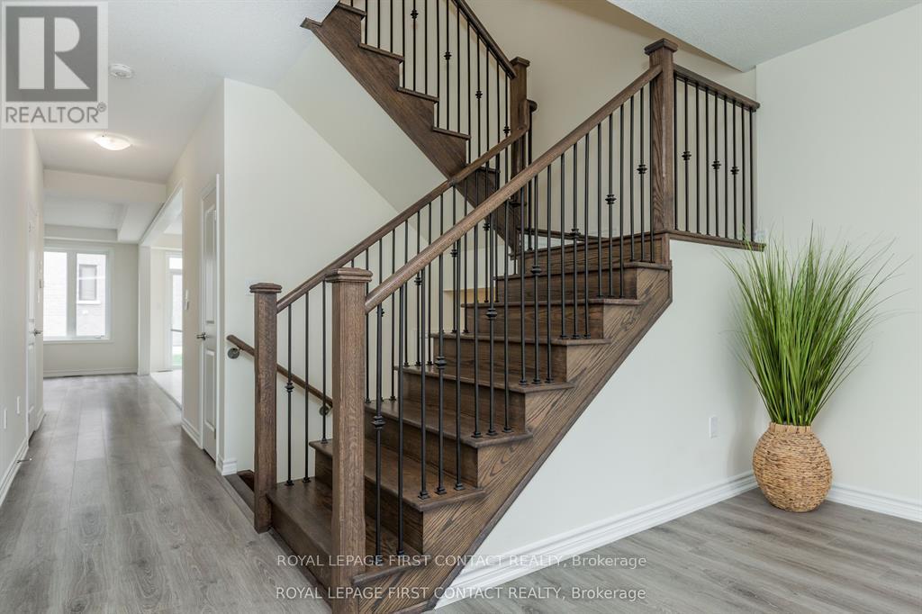 86 KENNETH ROGERS CRESCENT - 12