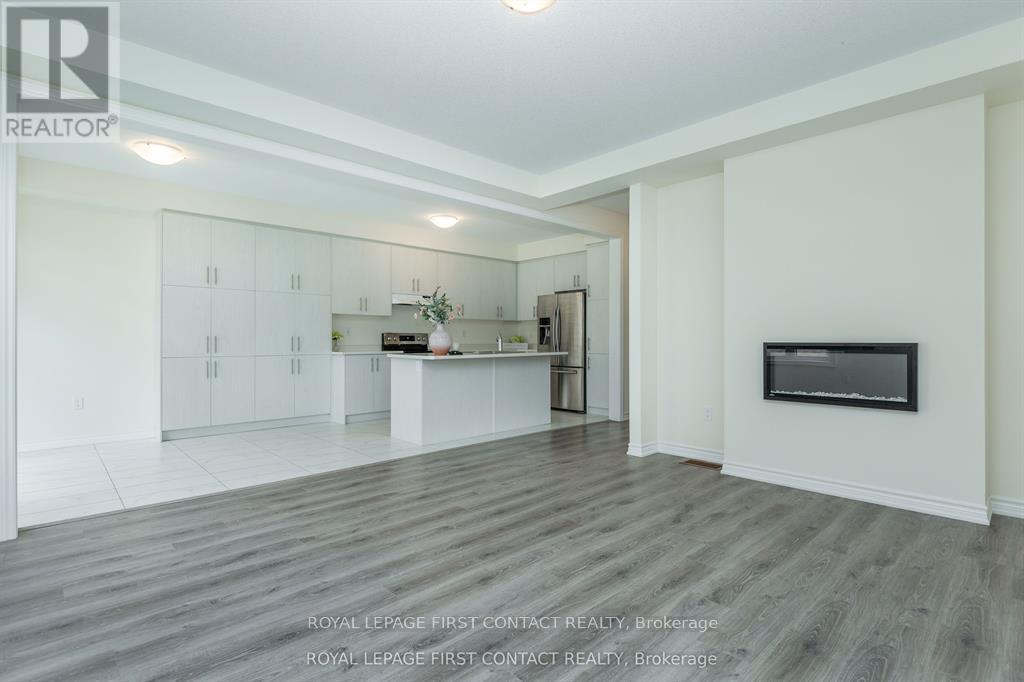 86 KENNETH ROGERS CRESCENT - 10