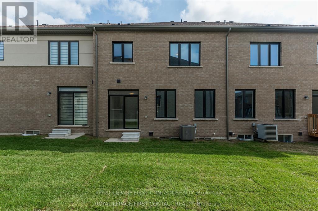 86 KENNETH ROGERS CRESCENT - 4