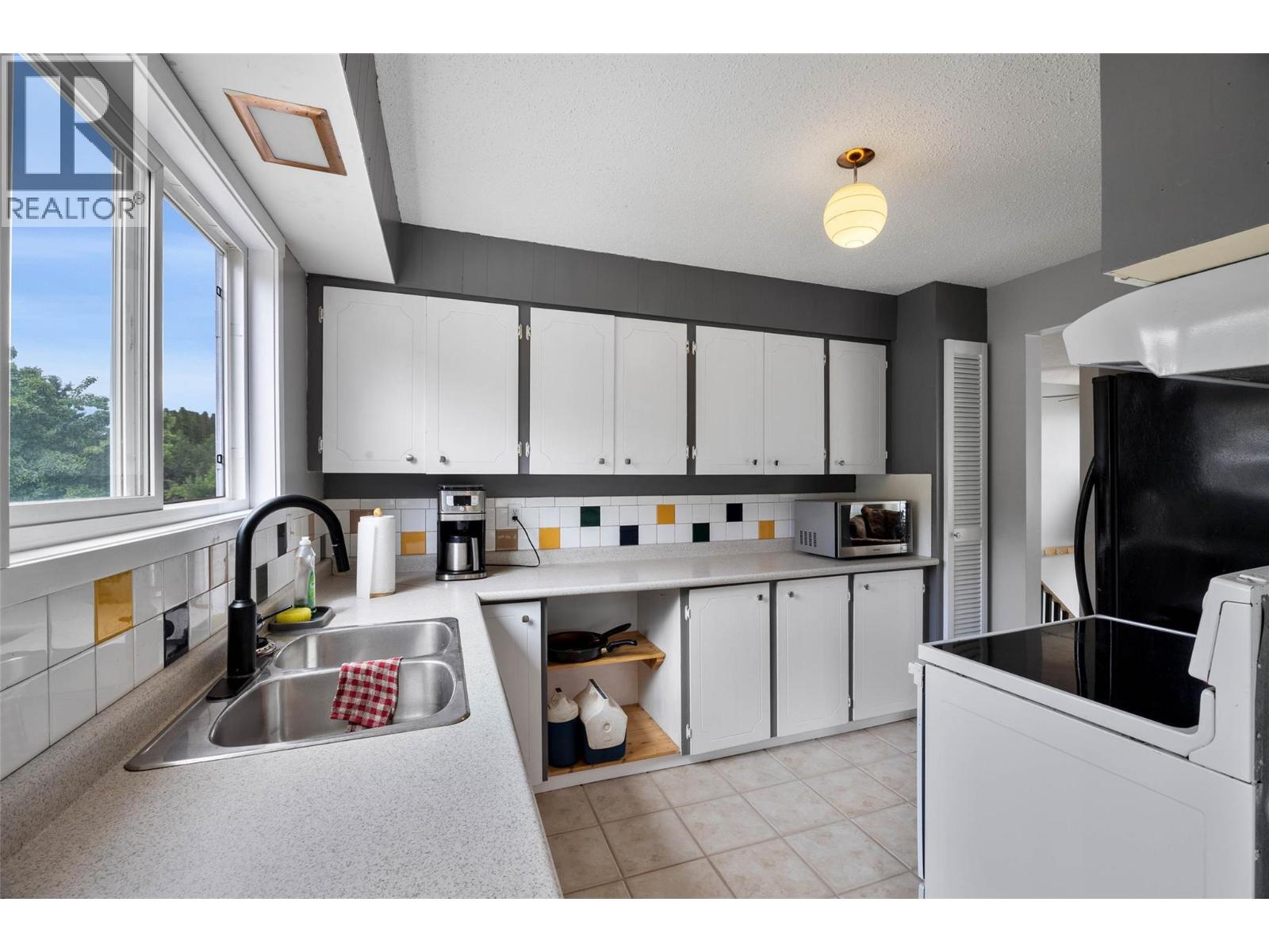 6685 Beaver Crescent - Image 13