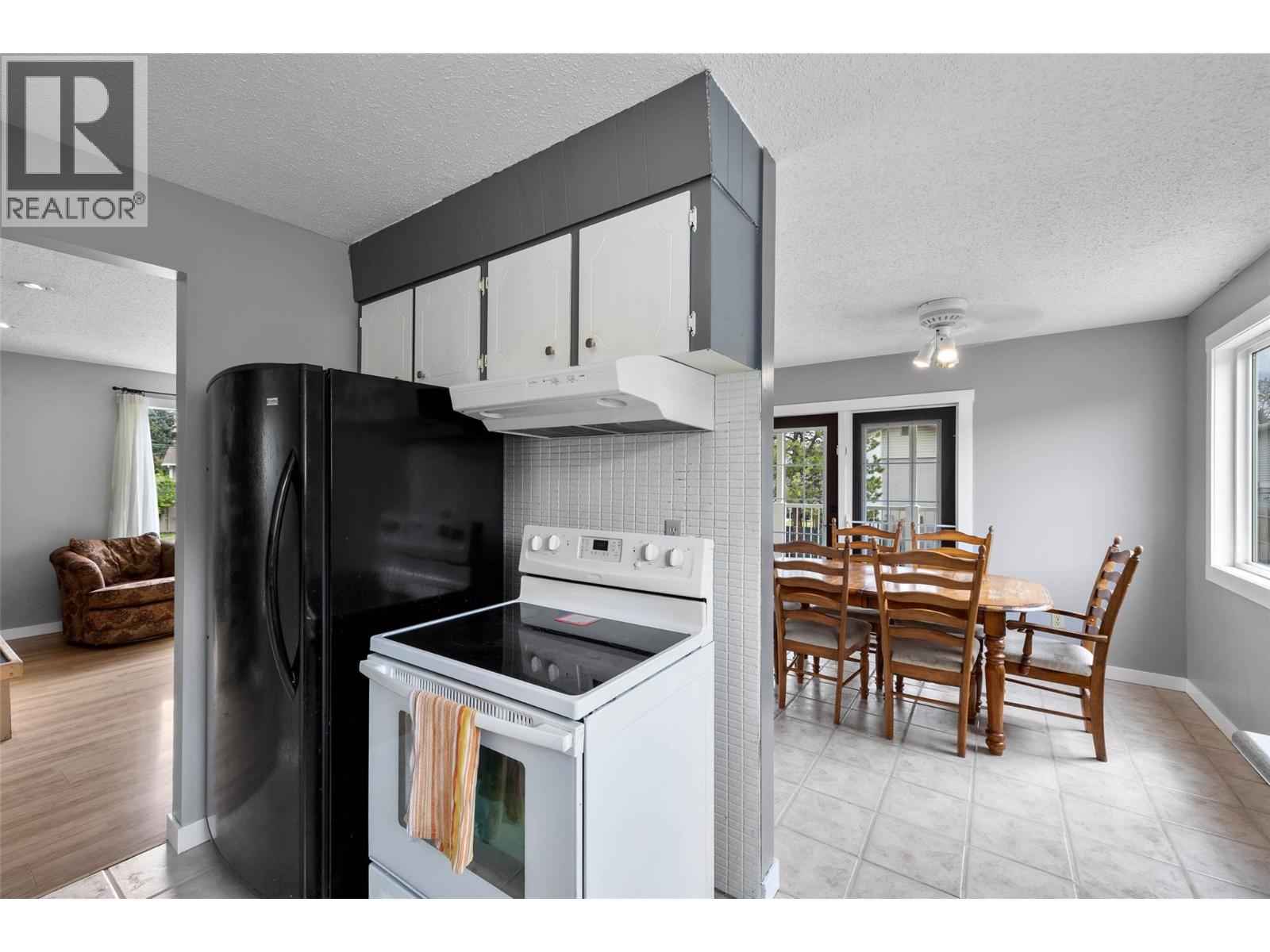6685 Beaver Crescent - Image 14