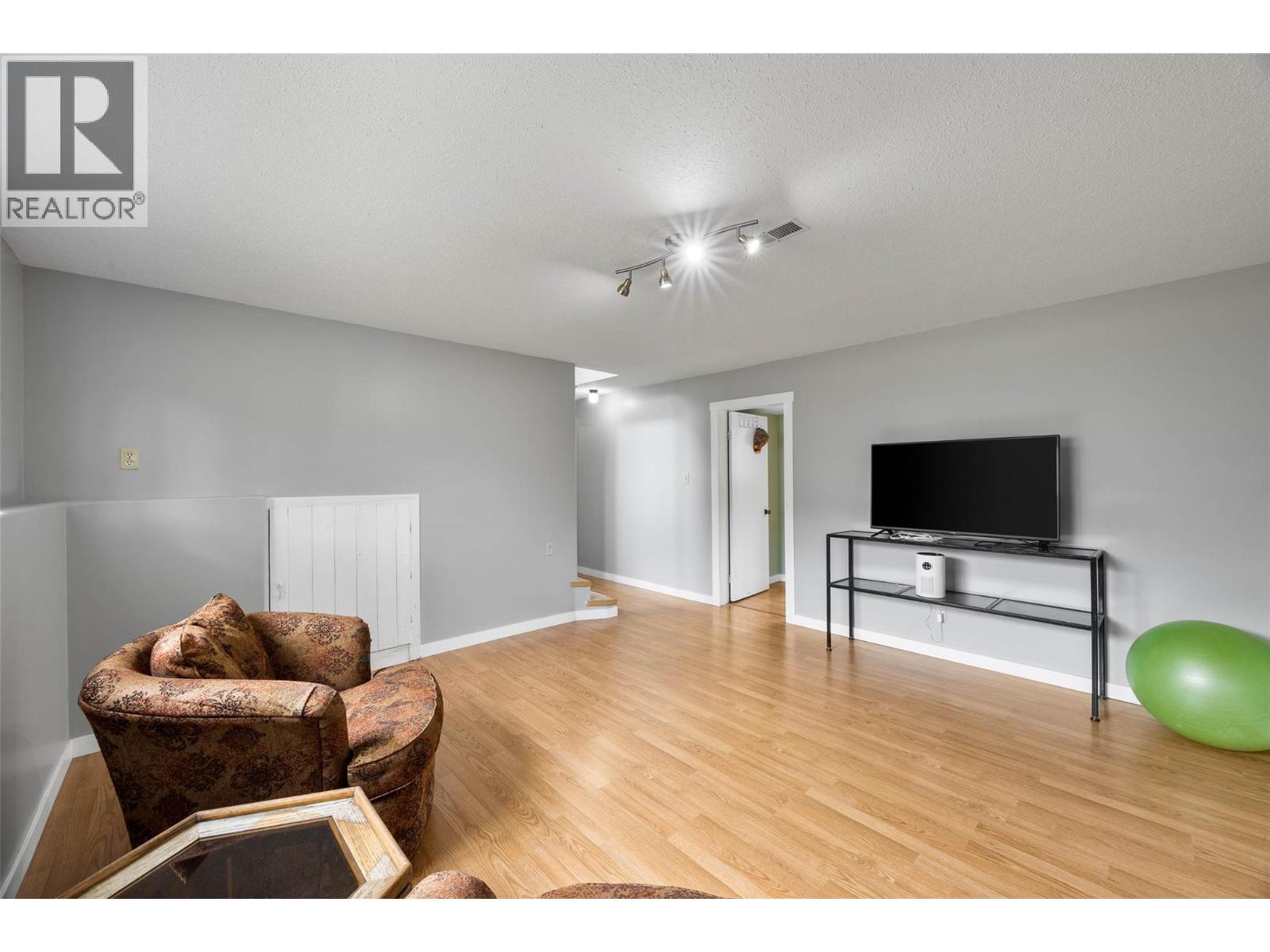 6685 Beaver Crescent - 20