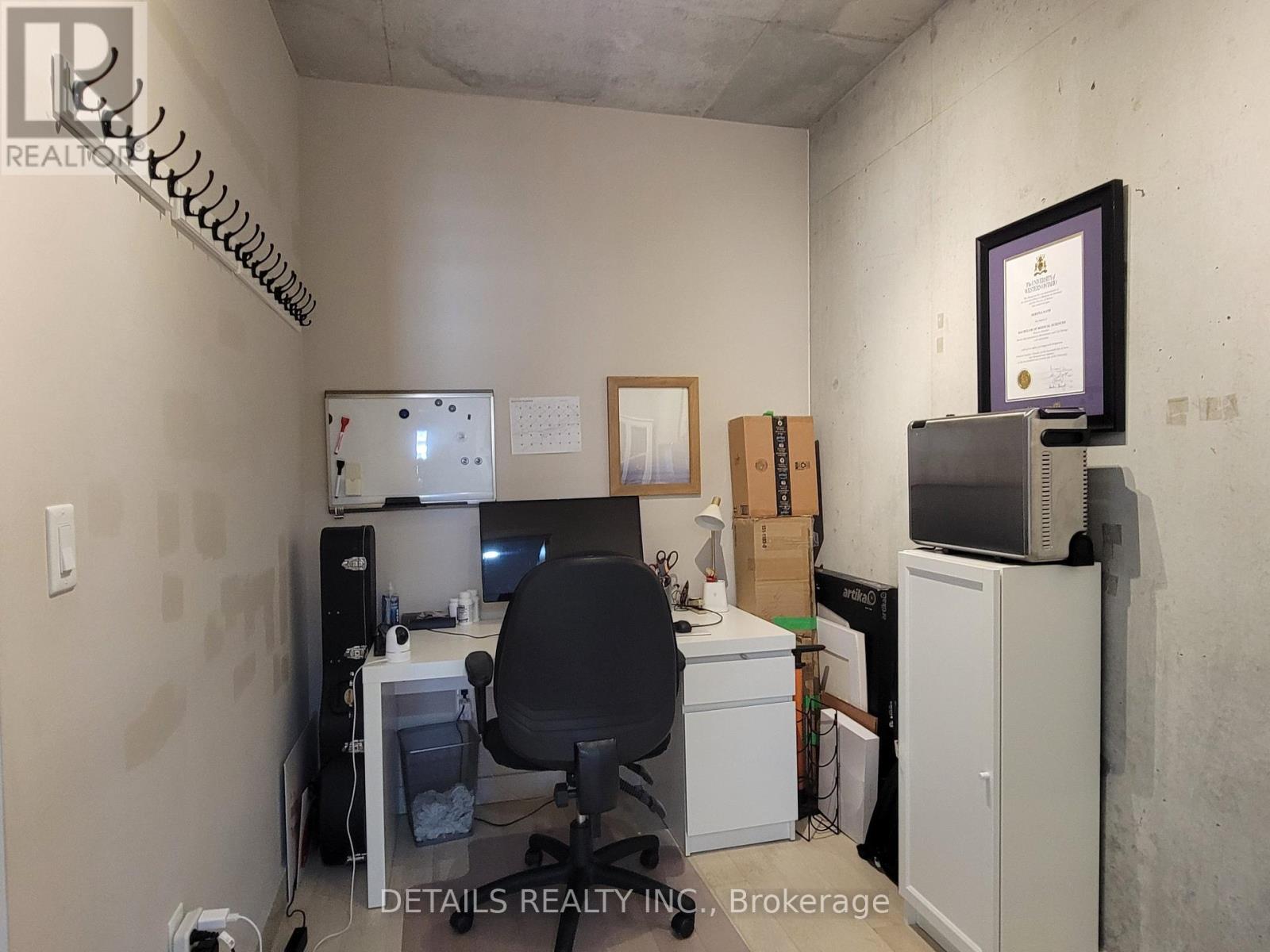 #812 224 LYON STREET N - 15