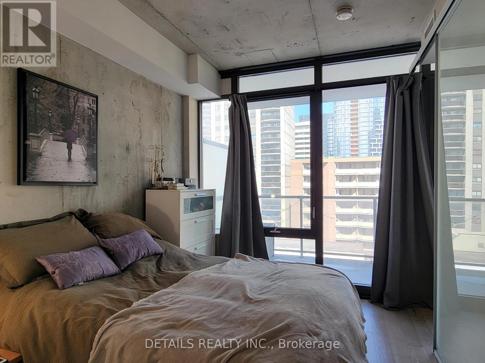 #812 224 LYON STREET N - 18