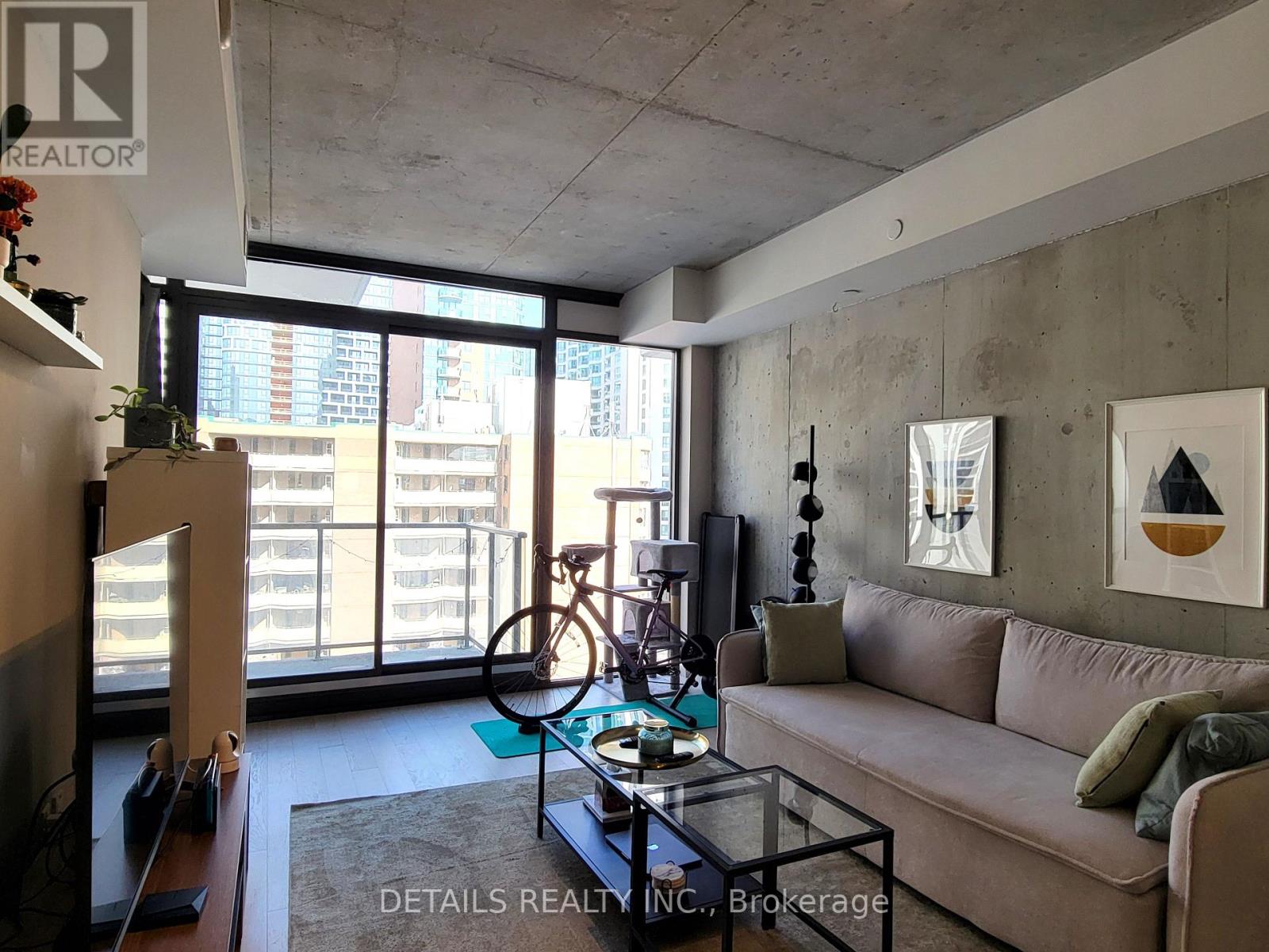 #812 224 LYON STREET N - 7