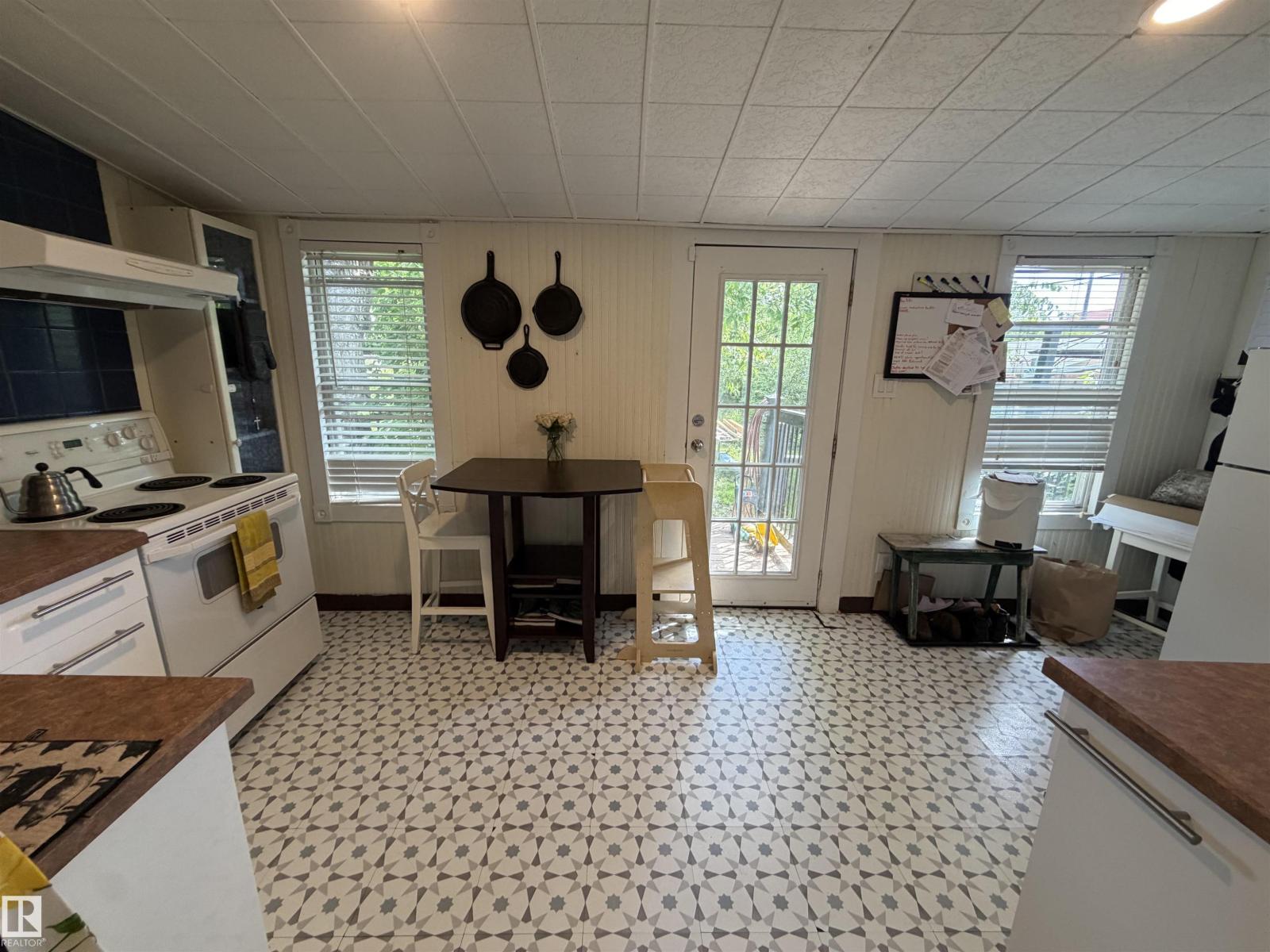 11427 125 ST NW - 5
