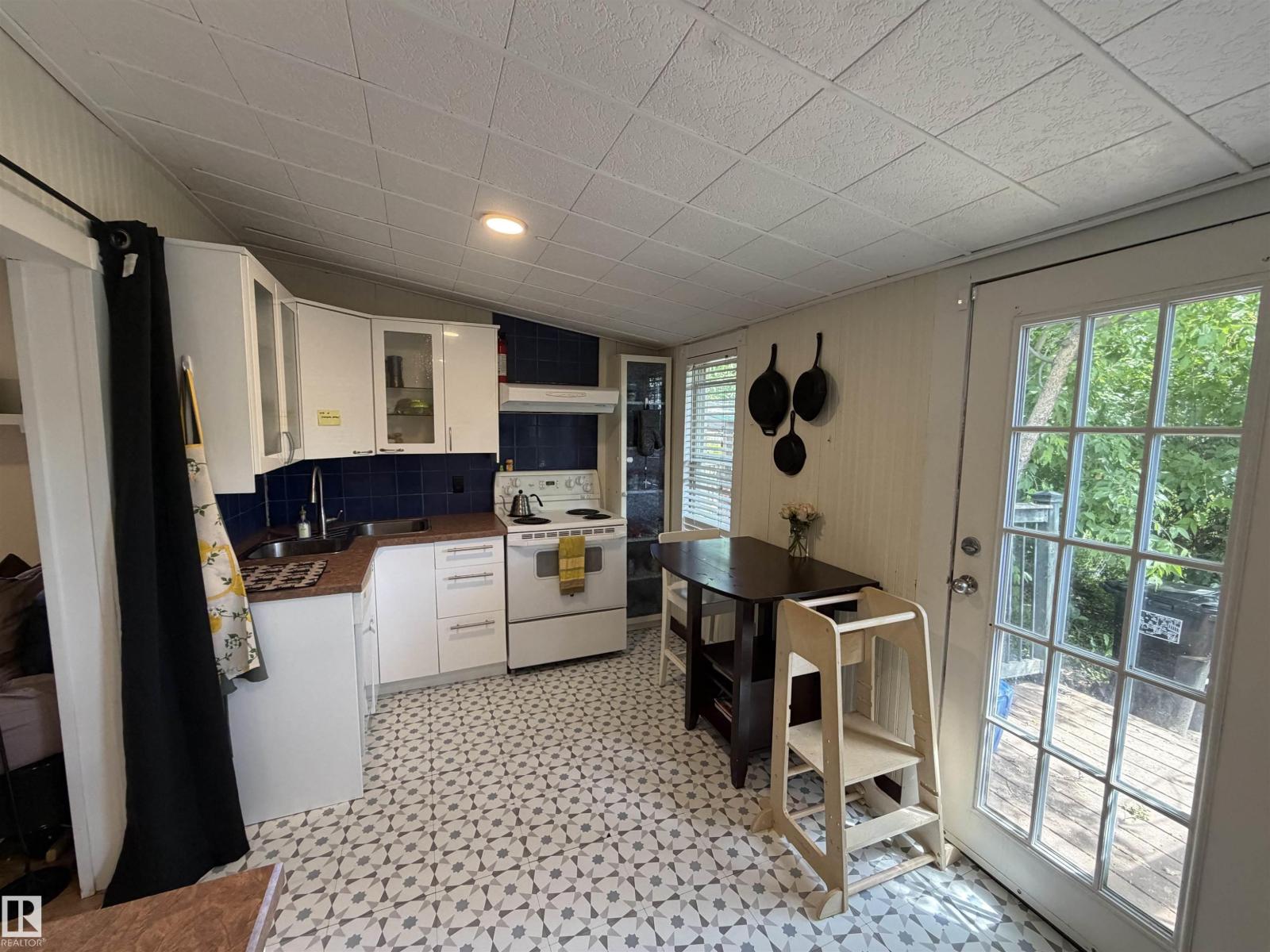 11427 125 ST NW - 4