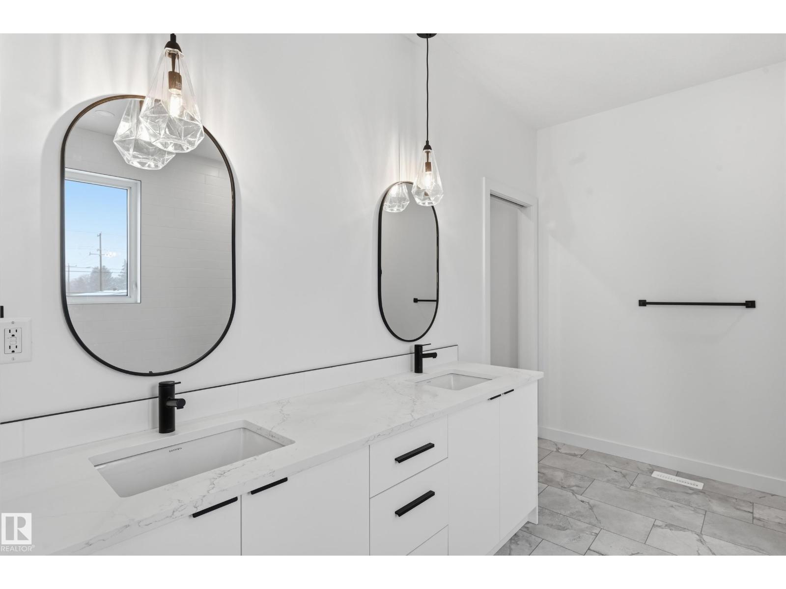 11121 51 ST NW - 32