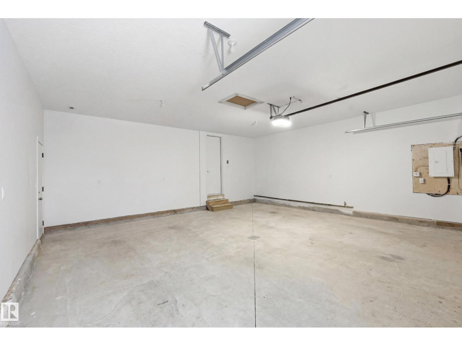 11121 51 ST NW - 54