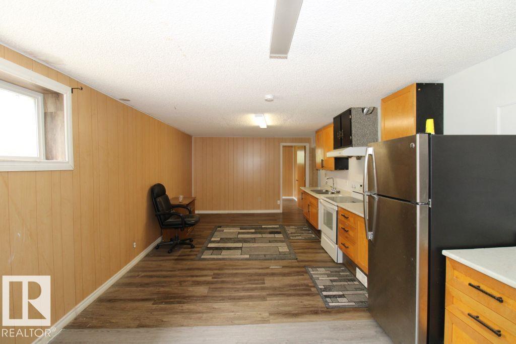 12041 86 ST NW - 18