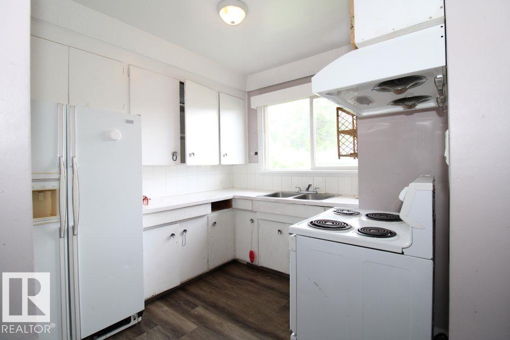 12041 86 ST NW - 7