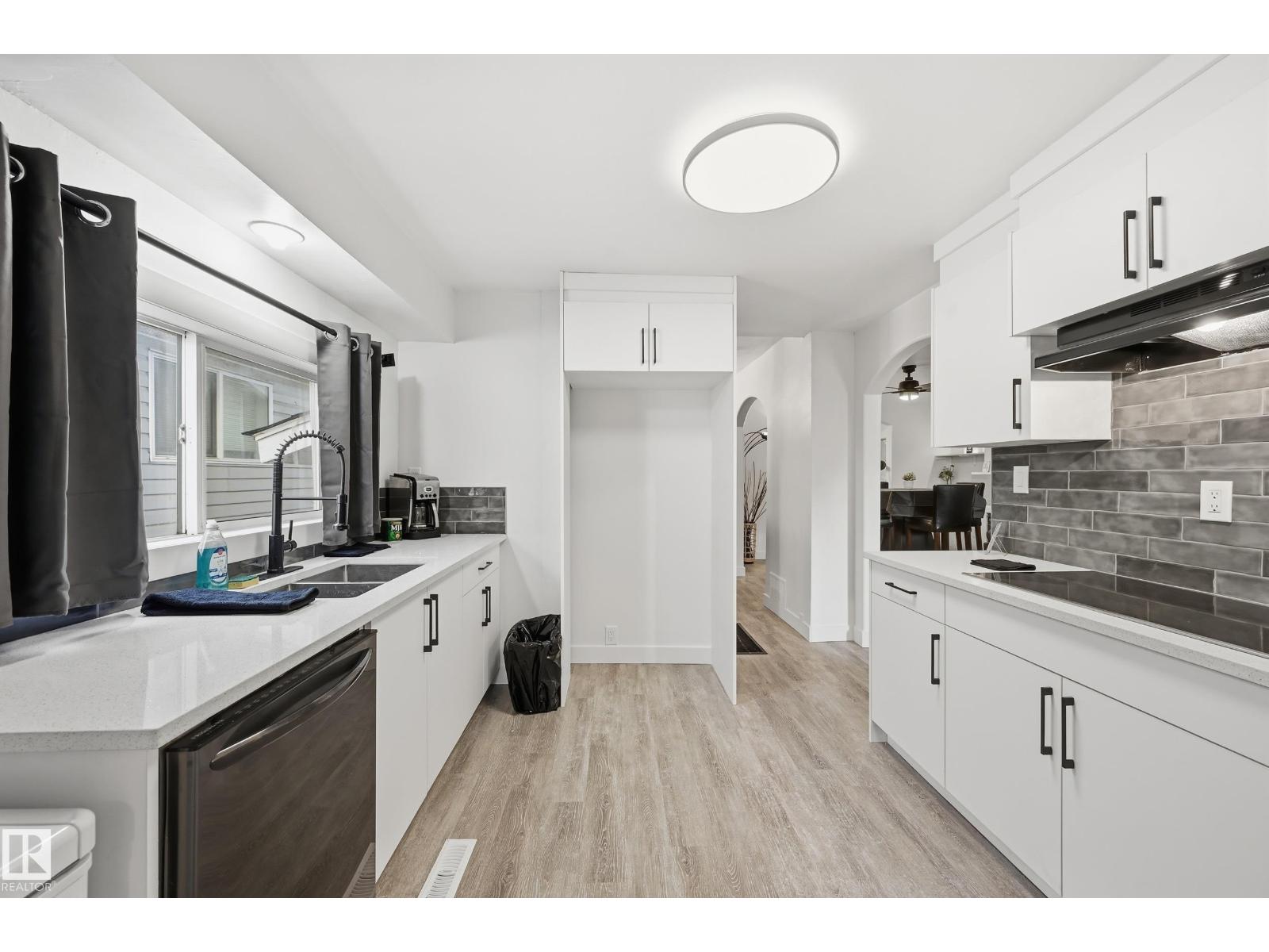 10656 93 ST NW - 19