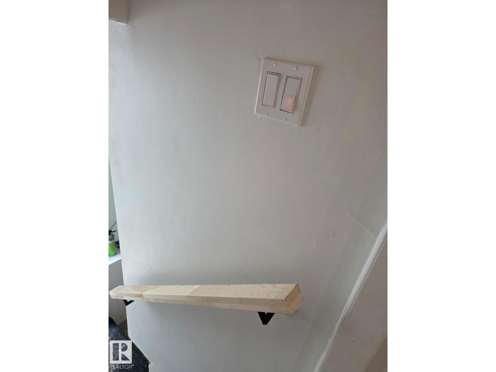 10656 93 ST NW - 38