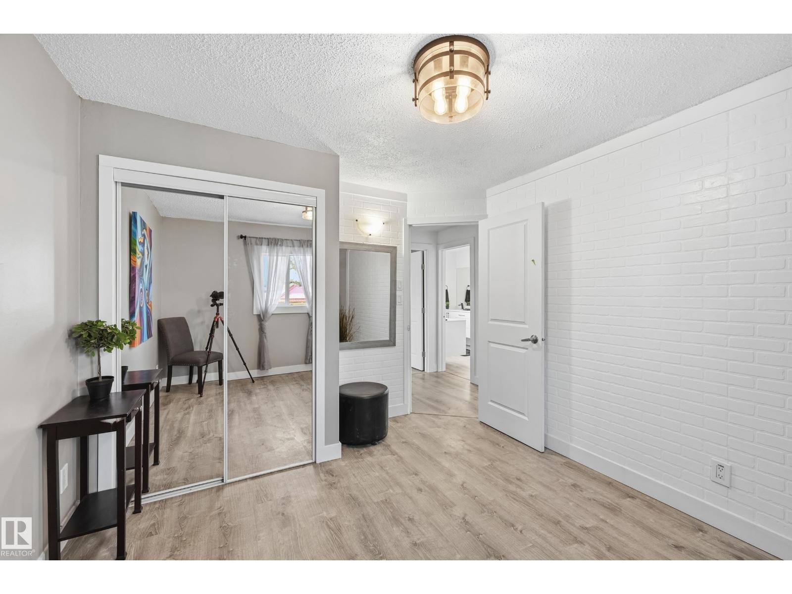 10656 93 ST NW - 33