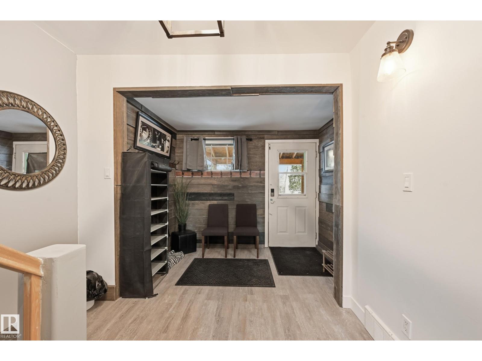 10656 93 ST NW - 5