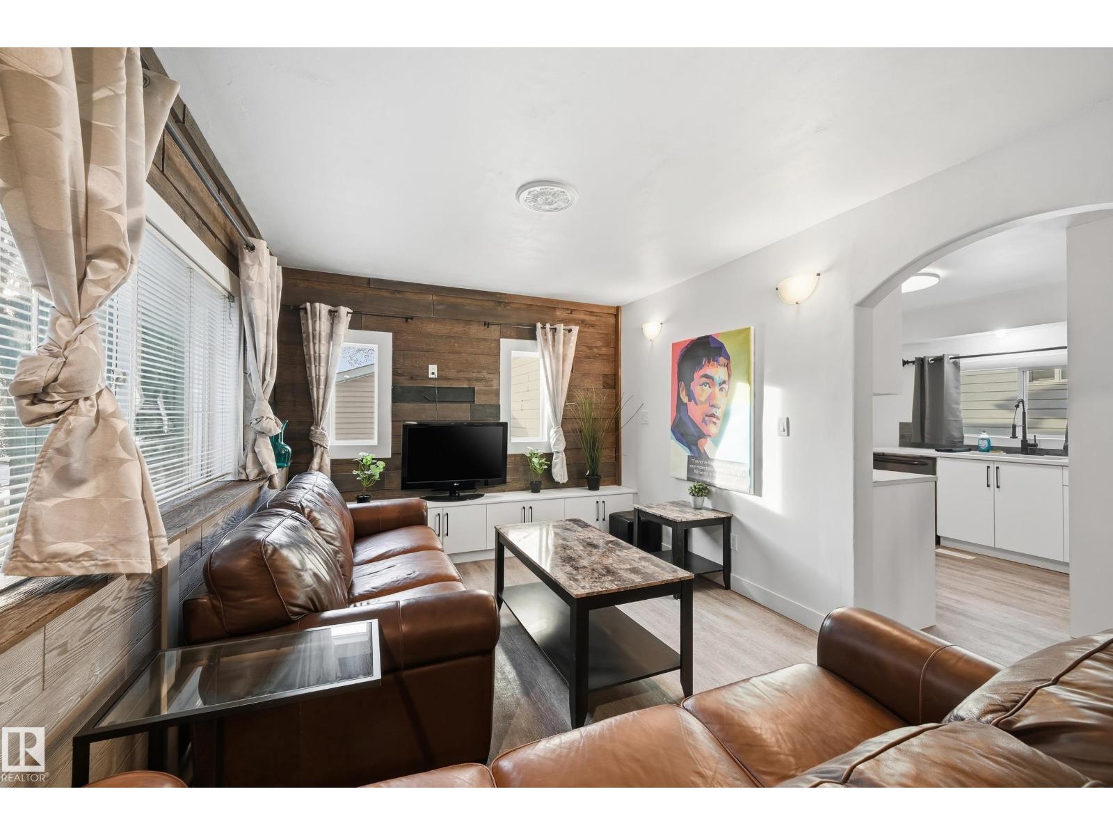 10656 93 ST NW - 8