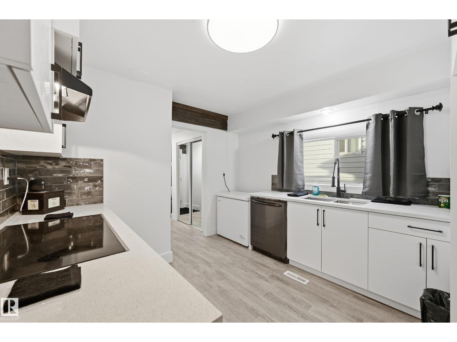 10656 93 ST NW - 15