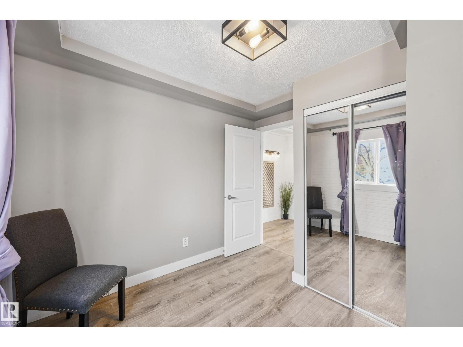 10656 93 ST NW - 26