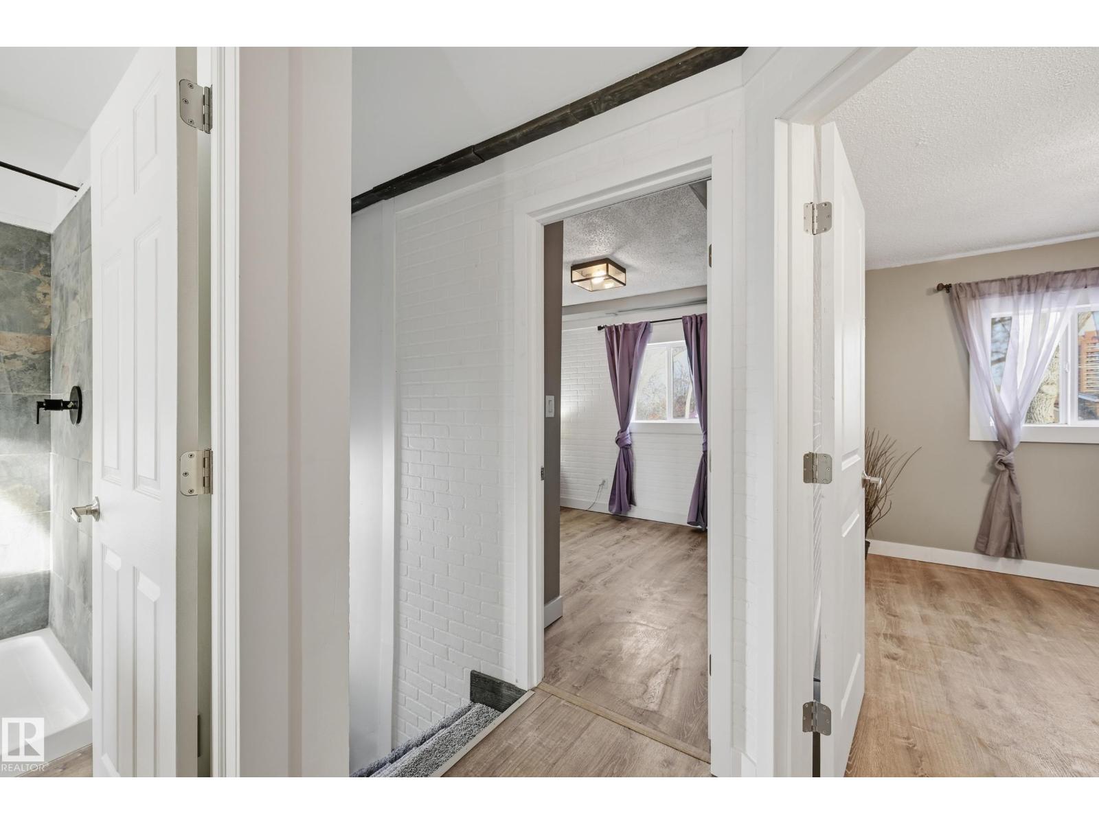 10656 93 ST NW - 30
