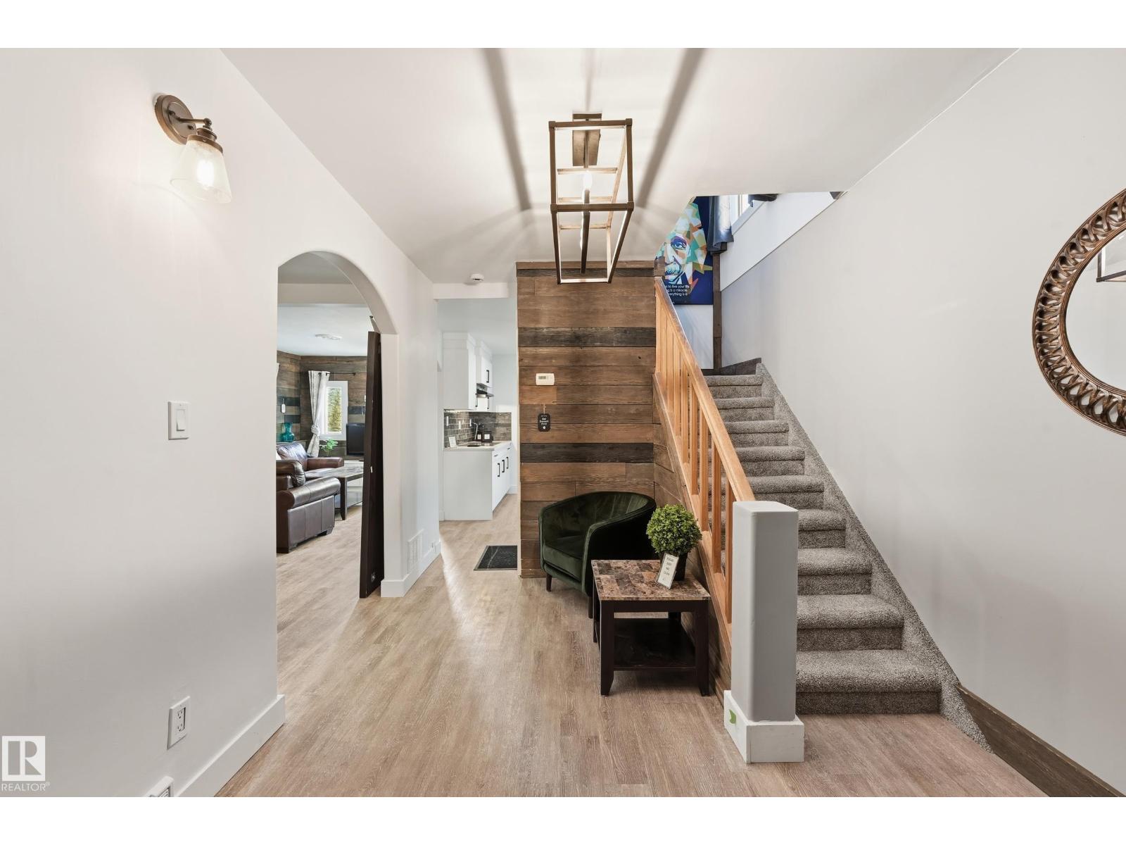 10656 93 ST NW - 6