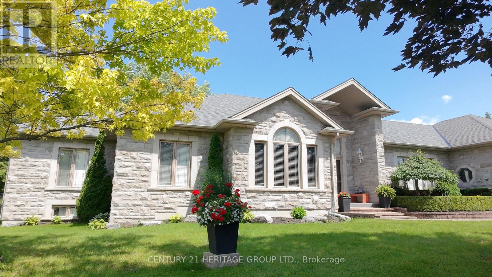 49 SHORE CRESCENT - 3