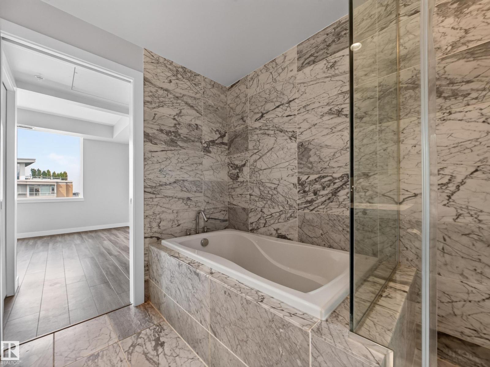 #608 2504 109 ST NW - 18