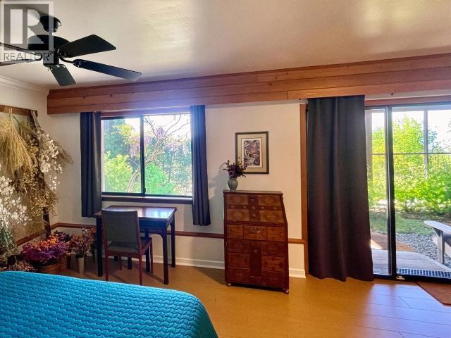 4108 HIGHWAY 101 - 22