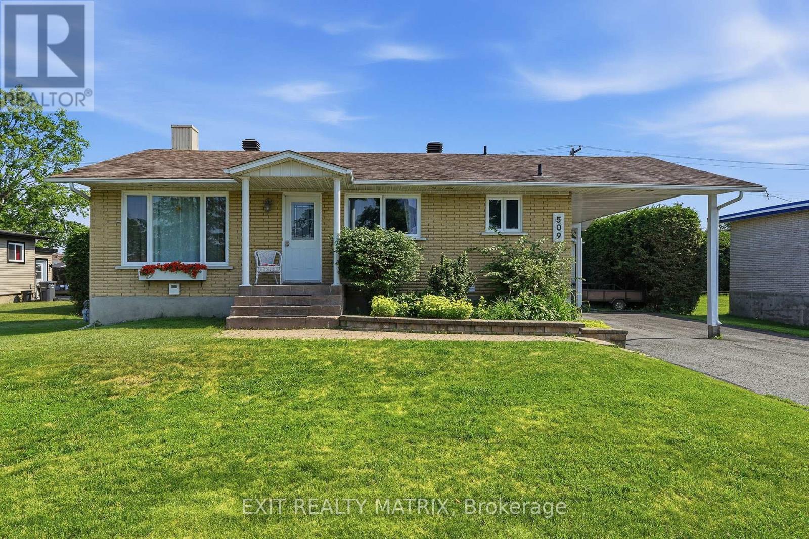 509 GHISLAIN STREET - 2