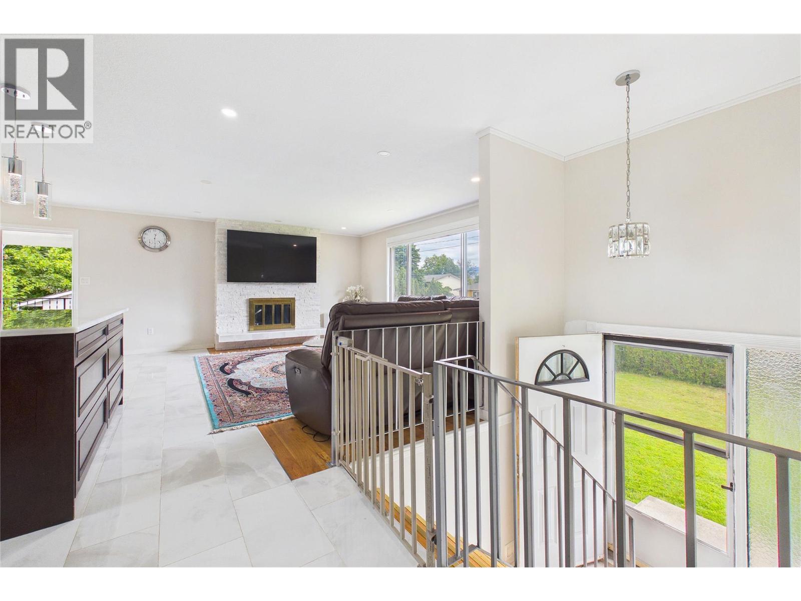 610 Ziprick Road - 24