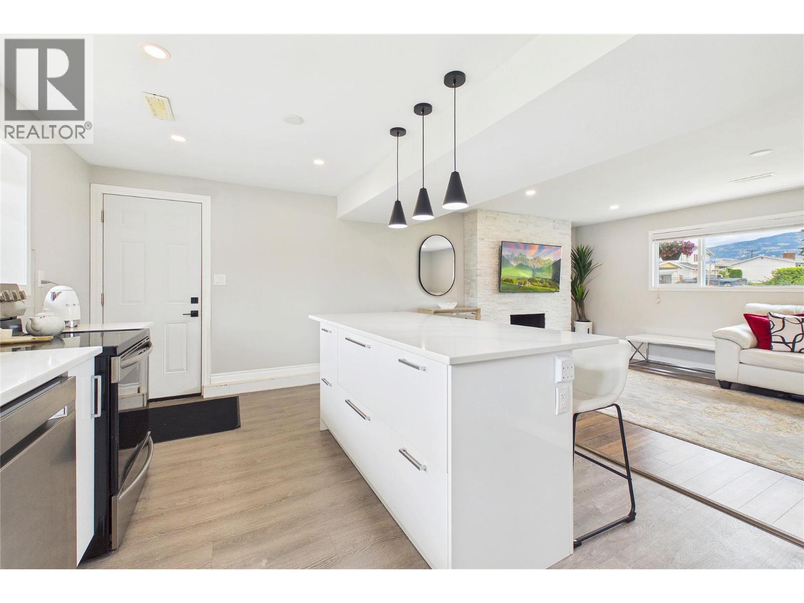610 Ziprick Road - 28
