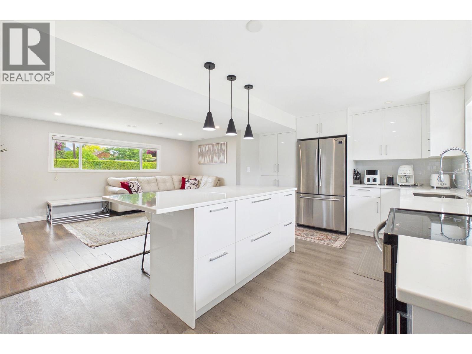 610 Ziprick Road - 26