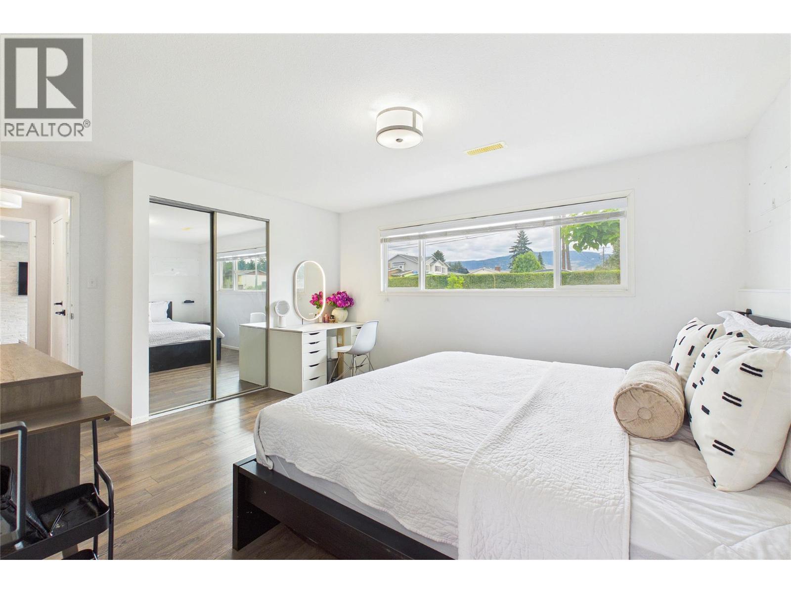 610 Ziprick Road - 33