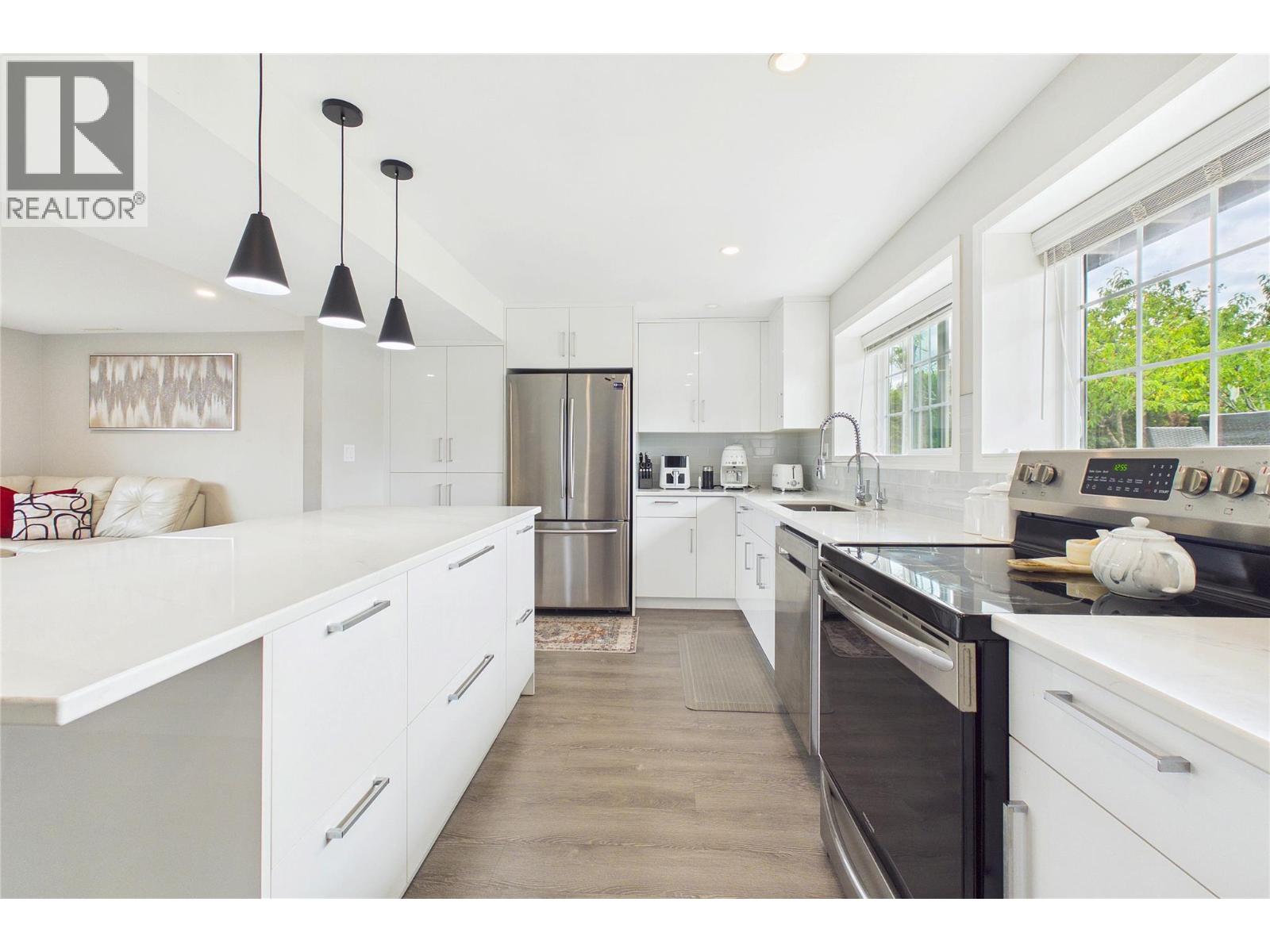 610 Ziprick Road - 27