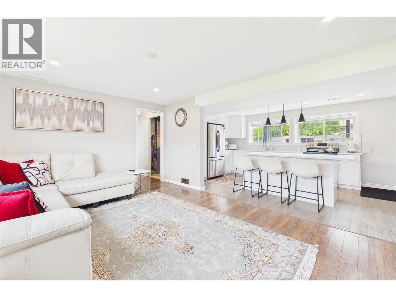 610 Ziprick Road - 32